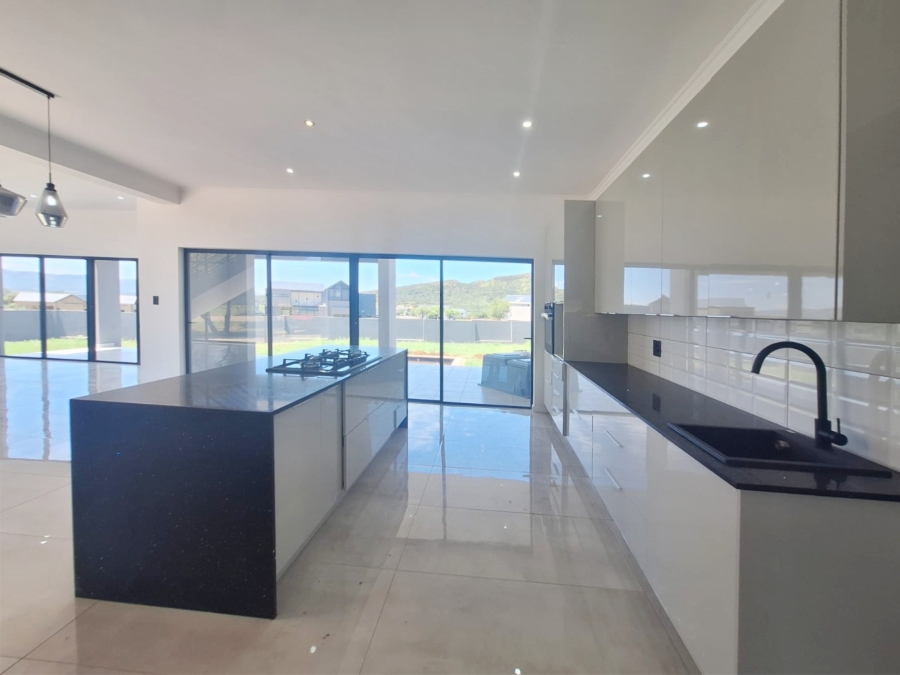 To Let 4 Bedroom Property for Rent in Redstone Private Country Estate North West